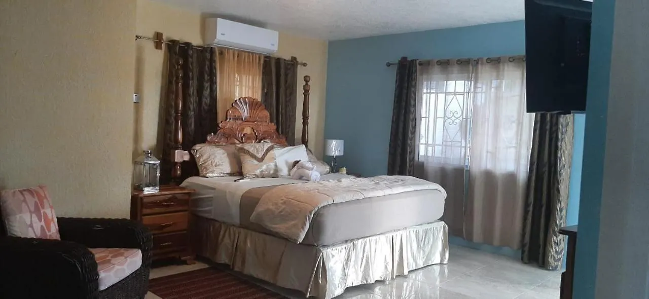 Hill View Vacational Rental 런어웨이베이 B&B