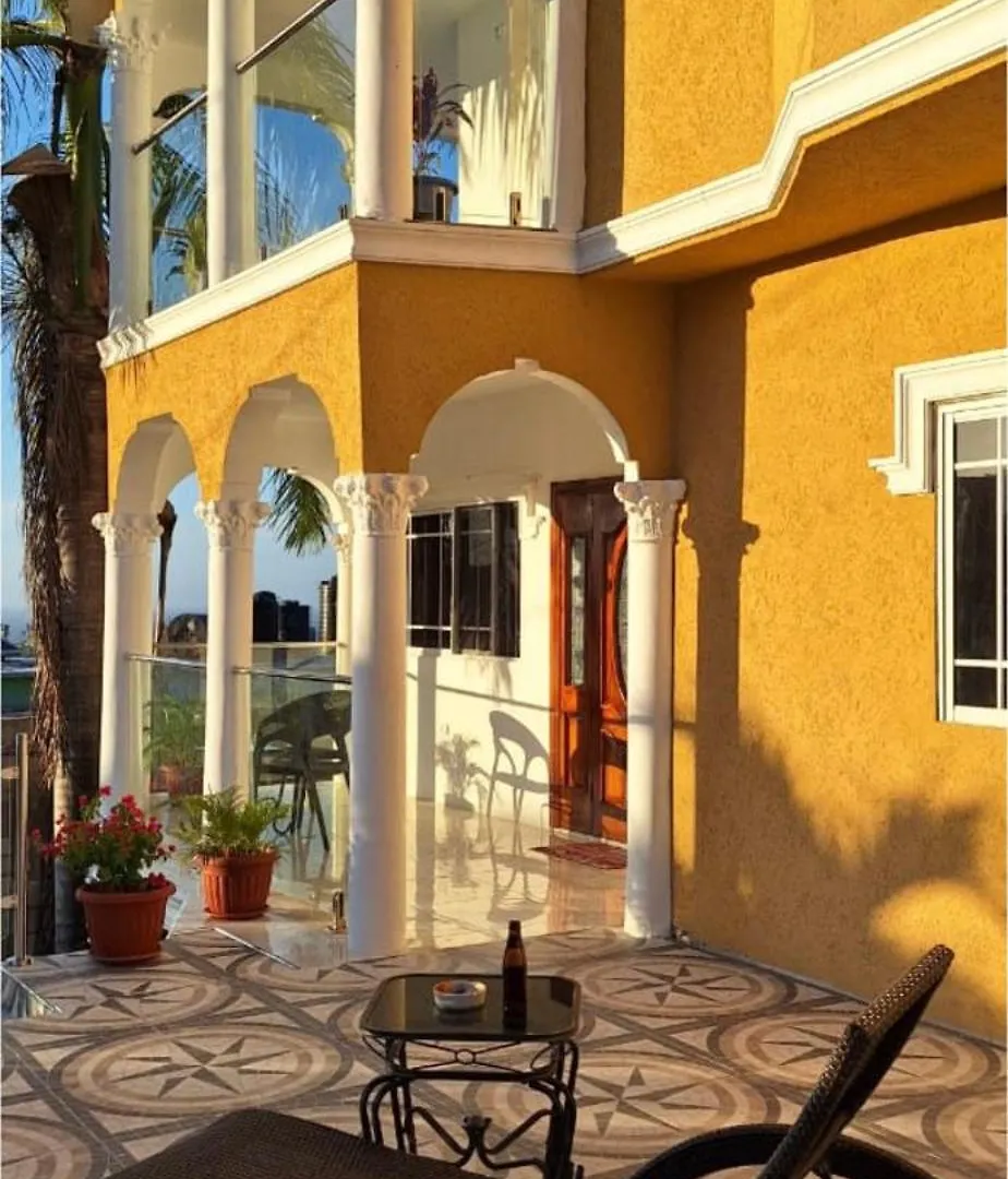 Hill View Vacational Rental 런어웨이베이
